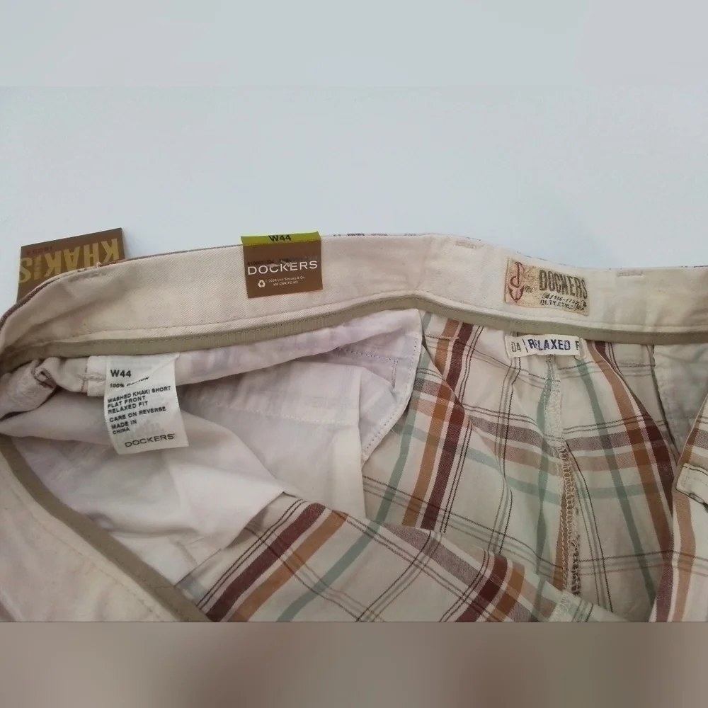 Nwt DOCKERS Washed Khaki Men's Y2K Plaid Cream, Browns, And Teal Shorts - SZ 44